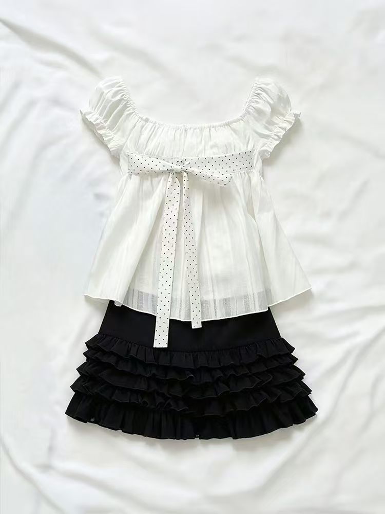 Puff Sleeve Blouse - かわいい韓国ファッション水玉模様のリボンパフスリーブ白黒 2 点セットブラウスフリルショーツ女性女の子デイリーストリートウェア衣装