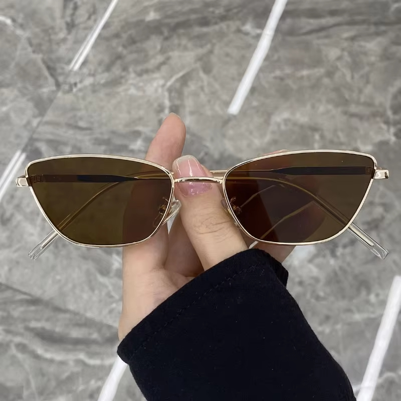 女性用ファッションキャットアイサングラス クラシックな反射防 - Women'S Fashion Eyewear のレビューと価格