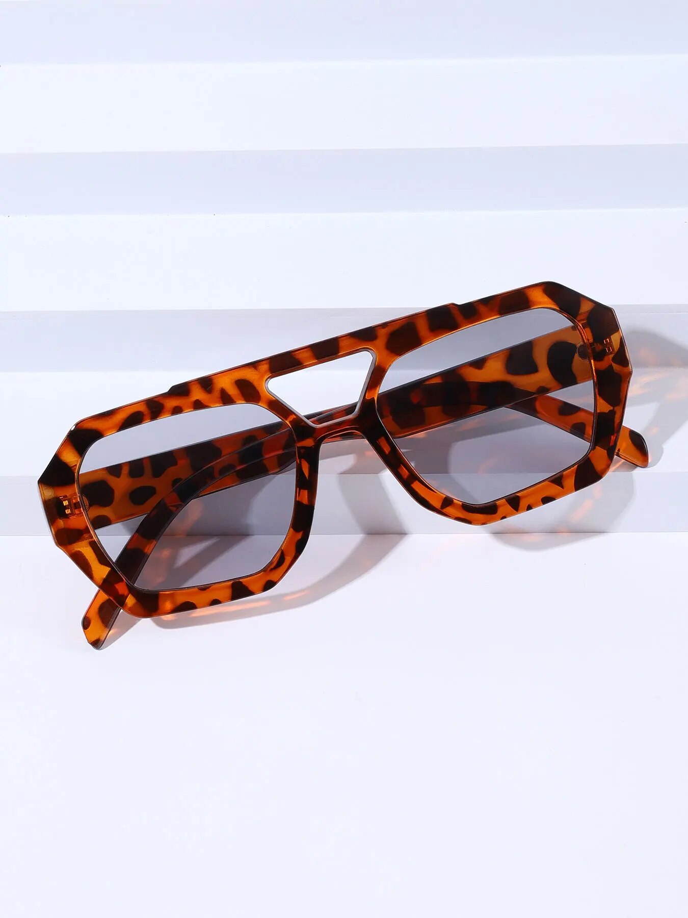 ファッションヴィンテージスクエア不規則なサングラス男性女性高 - Women'S Fashion Eyewear のレビューと価格