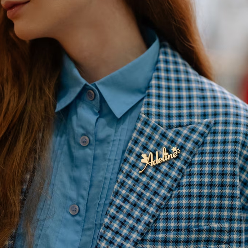 女性のためのパーソナライズされた名前のブローチ,ロゴの文字, - Women Fashion Logo Design のレビューと価格