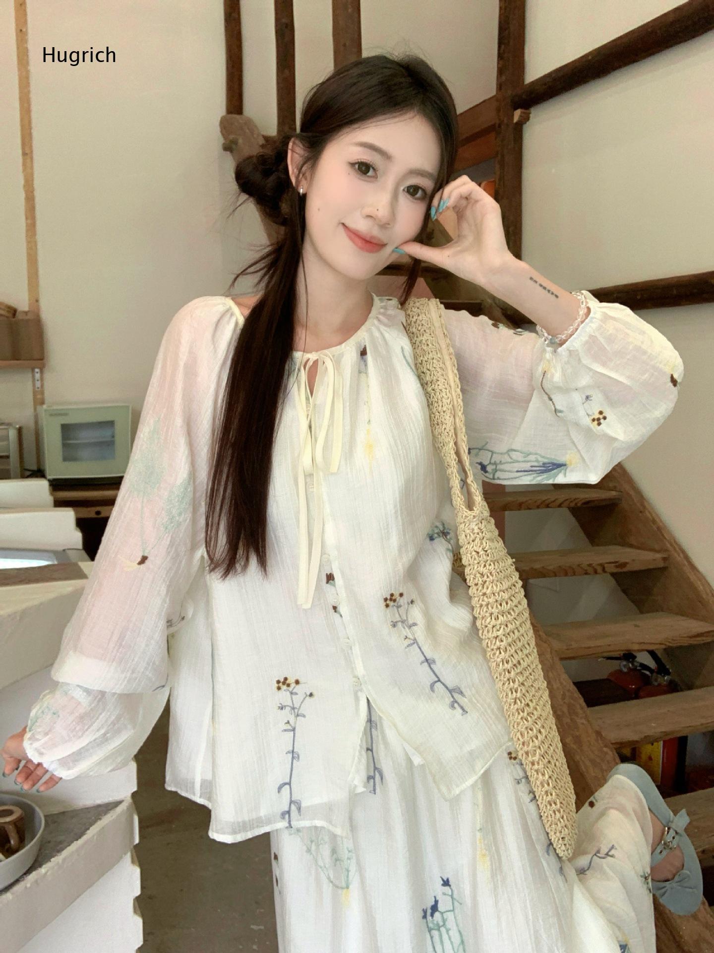 デイリーバケーション ホワイトフローラル ツーピースセット  - Puff Sleeve Blouse のレビューと価格